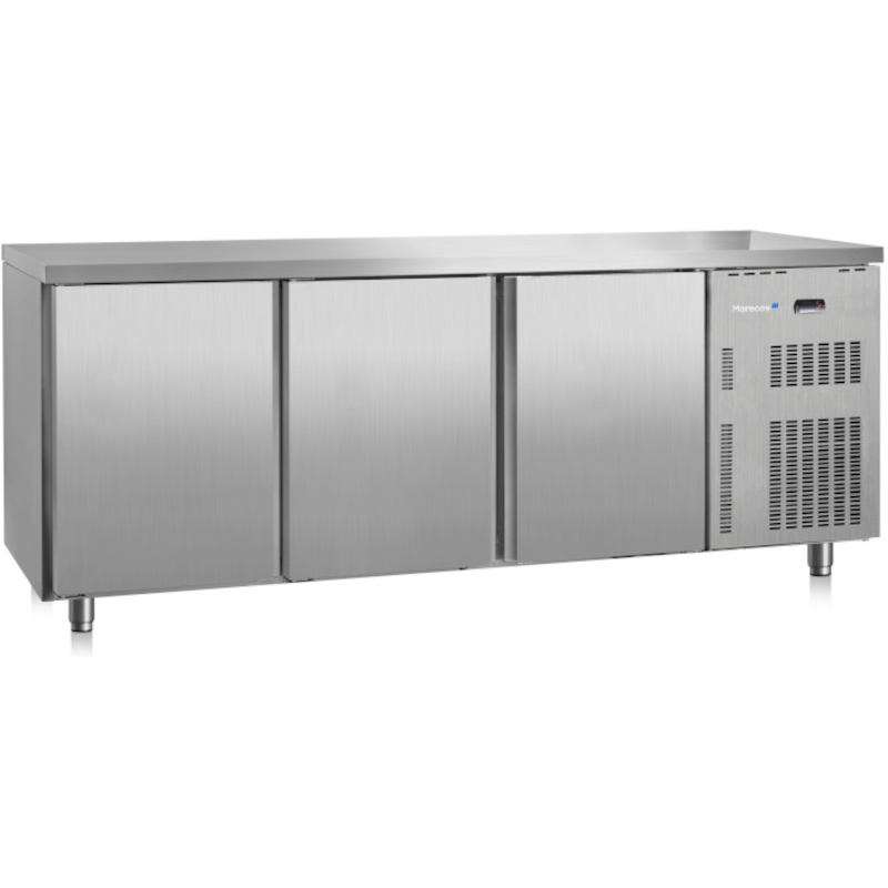 De 3-deurs Gastro-Inox koelwerkbank met een afmeting van 2000(b)x700(d)x850(h)mm